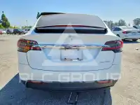 2020 Tesla Model X фото