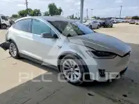 2020 Tesla Model X фото