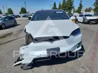 2020 Tesla Model X фото
