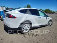 2020 Tesla Model X фото
