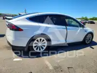 2020 Tesla Model X photo