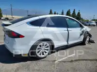 2020 Tesla Model X фото