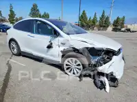 2020 Tesla Model X фото