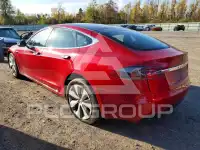 2020 Tesla Model S фото