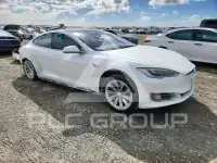 2020 Tesla Model S фото