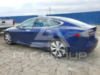 2020 Tesla Model S фото
