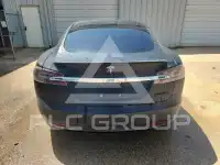 2020 Tesla Model S фото
