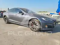 2020 Tesla Model S фото