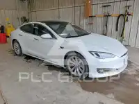 2020 Tesla Model S photo
