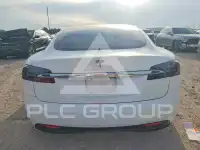 2020 Tesla Model S фото