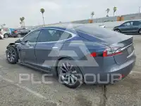 2020 Tesla Model S фото