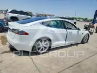 2020 Tesla Model S фото