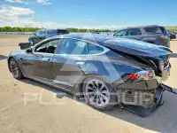 2020 Tesla Model S фото