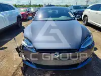 2020 Tesla Model S фото