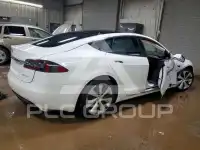 2020 Tesla Model S фото
