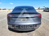 2020 Tesla Model 3 фото