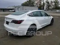 2020 Tesla Model 3 фото