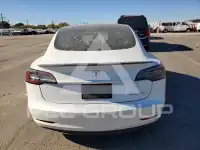 2020 Tesla Model 3 фото