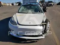 2020 Tesla Model 3 фото