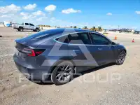 2020 Tesla Model 3 фото
