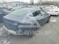 2020 Tesla Model 3 фото