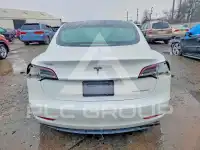 2020 Tesla Model 3 фото