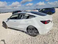 2020 Tesla Model 3 фото