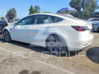 2020 Tesla Model 3 фото