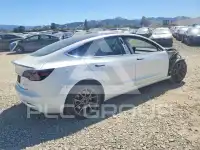 2020 Tesla Model 3 фото