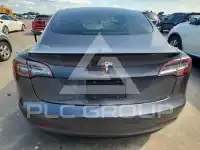 2020 Tesla Model 3 фото