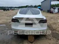2020 Tesla Model 3 фото