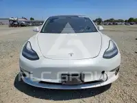 2020 Tesla Model 3 фото