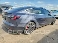 2020 Tesla Model 3 фото