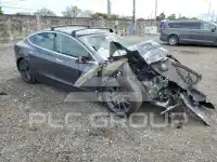 2020 Tesla Model 3 фото