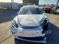 2020 Tesla Model 3 фото