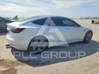 2020 Tesla Model 3 фото