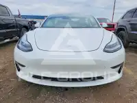 2020 Tesla Model 3 фото
