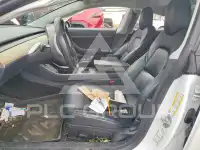 2020 Tesla Model 3 фото