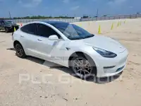 2020 Tesla Model 3 фото
