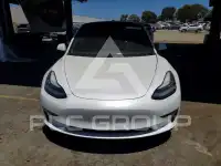 2020 Tesla Model 3 фото