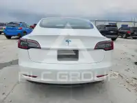 2020 Tesla Model 3 фото