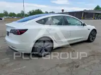 2020 Tesla Model 3 фото