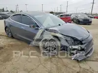 2020 Tesla Model 3 фото
