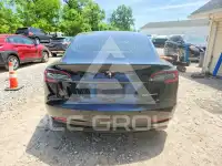 2020 Tesla Model 3 фото
