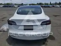 2020 Tesla Model 3 фото