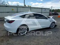 2020 Tesla Model 3 фото