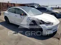 2020 Tesla Model 3 фото