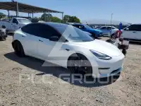 2020 Tesla Model 3 фото