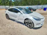 2020 Tesla Model 3 фото