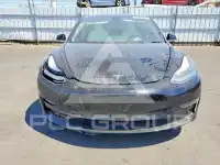 2020 Tesla Model 3 фото
